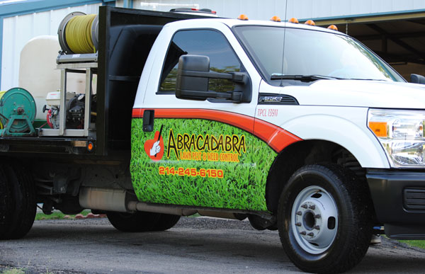 Top 4 Factors to Consider When Choosing a Lawn Care Service